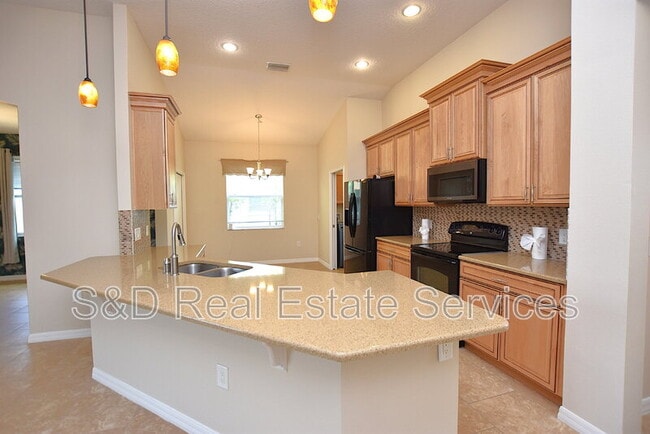 Building Photo - 5632 Aral Dr