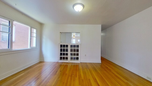 Dining Room - 616 Worth St
