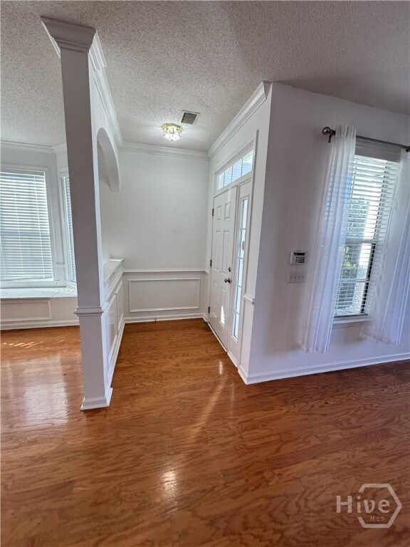 Foto del edificio - 4 Greatwood Wy