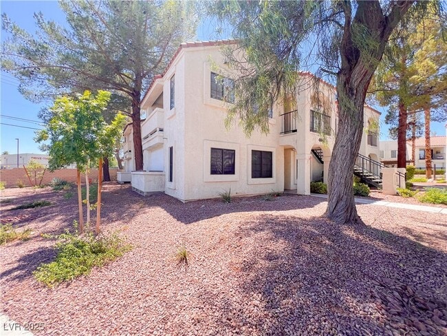 Building Photo - 4842 Nara Vista Way