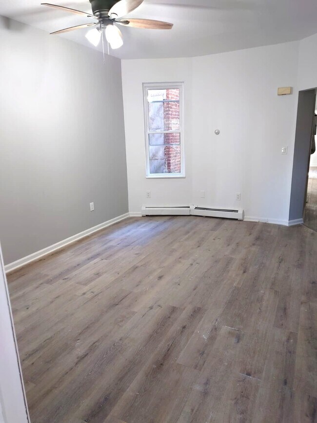 Foto del edificio - 6421 Hudson Ave