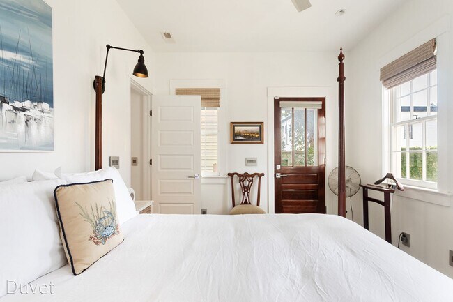 Foto del edificio - 1 br, 1 bath House - 17 H Street