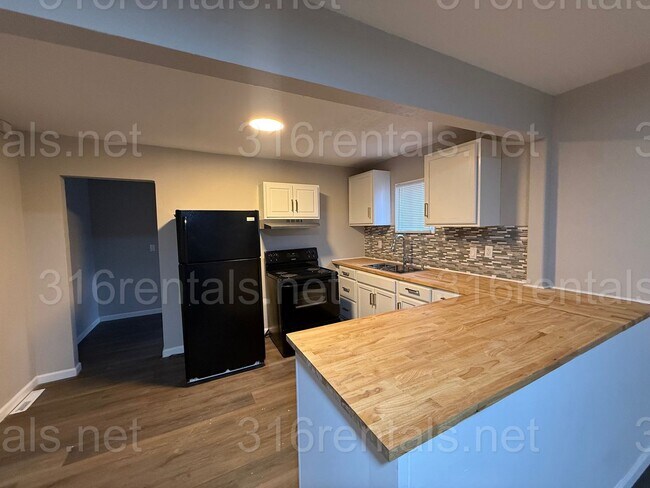 Foto del edificio - $1400 - 4 bedroom / 2 bathroom - Single Family Home