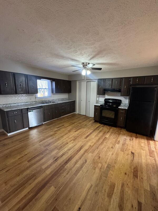 Foto del edificio - 731 W Greenwood St