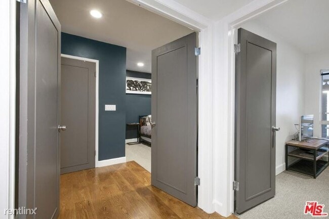 Building Photo - 2 br, 2 bath Condo - 350 N Broad St