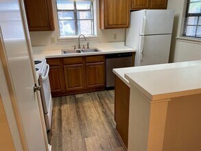 Building Photo - 15221 Berry Trail
