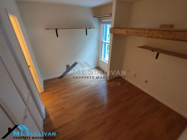 Building Photo - 1321 Valley Run