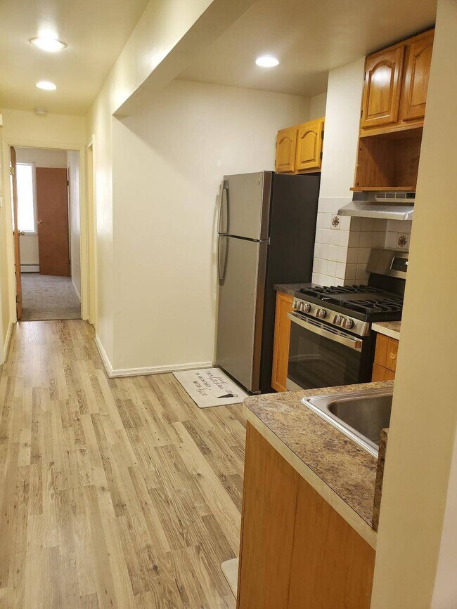 Foto del edificio - 949 Eldert Ln