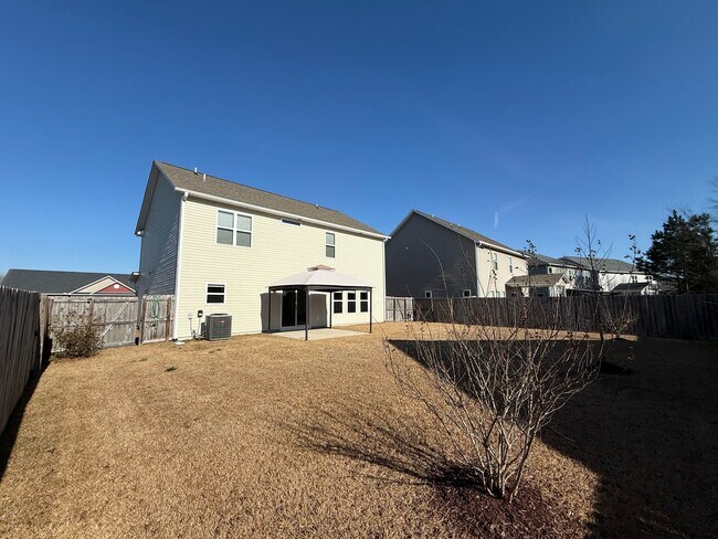 Foto del edificio - 207 Craftsman Dr