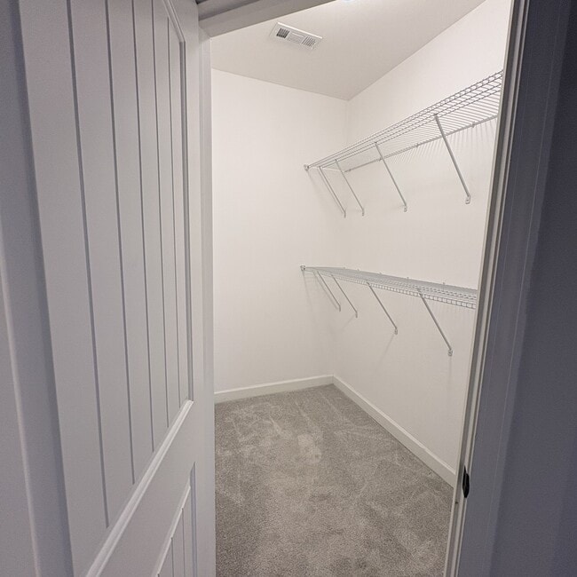 Building Photo - 105 Velena St