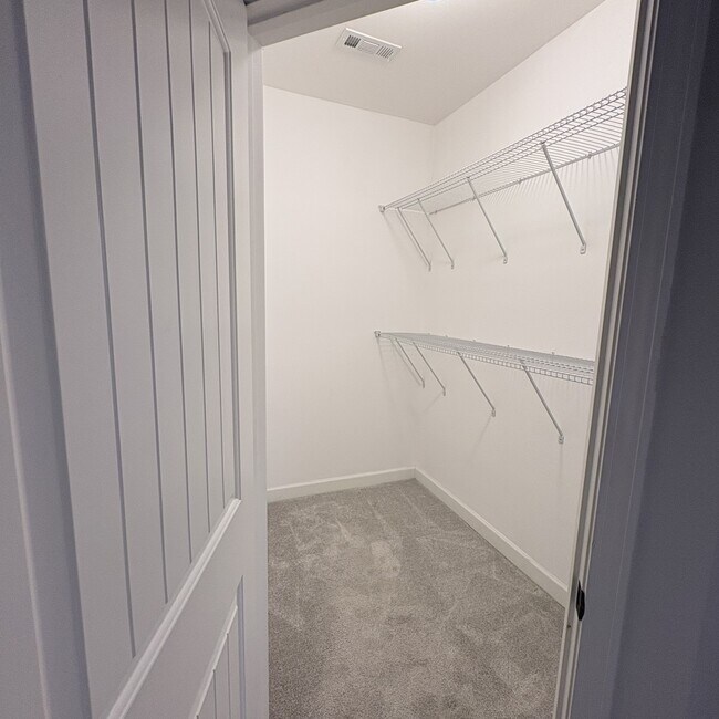 Foto del edificio - 105 Velena St