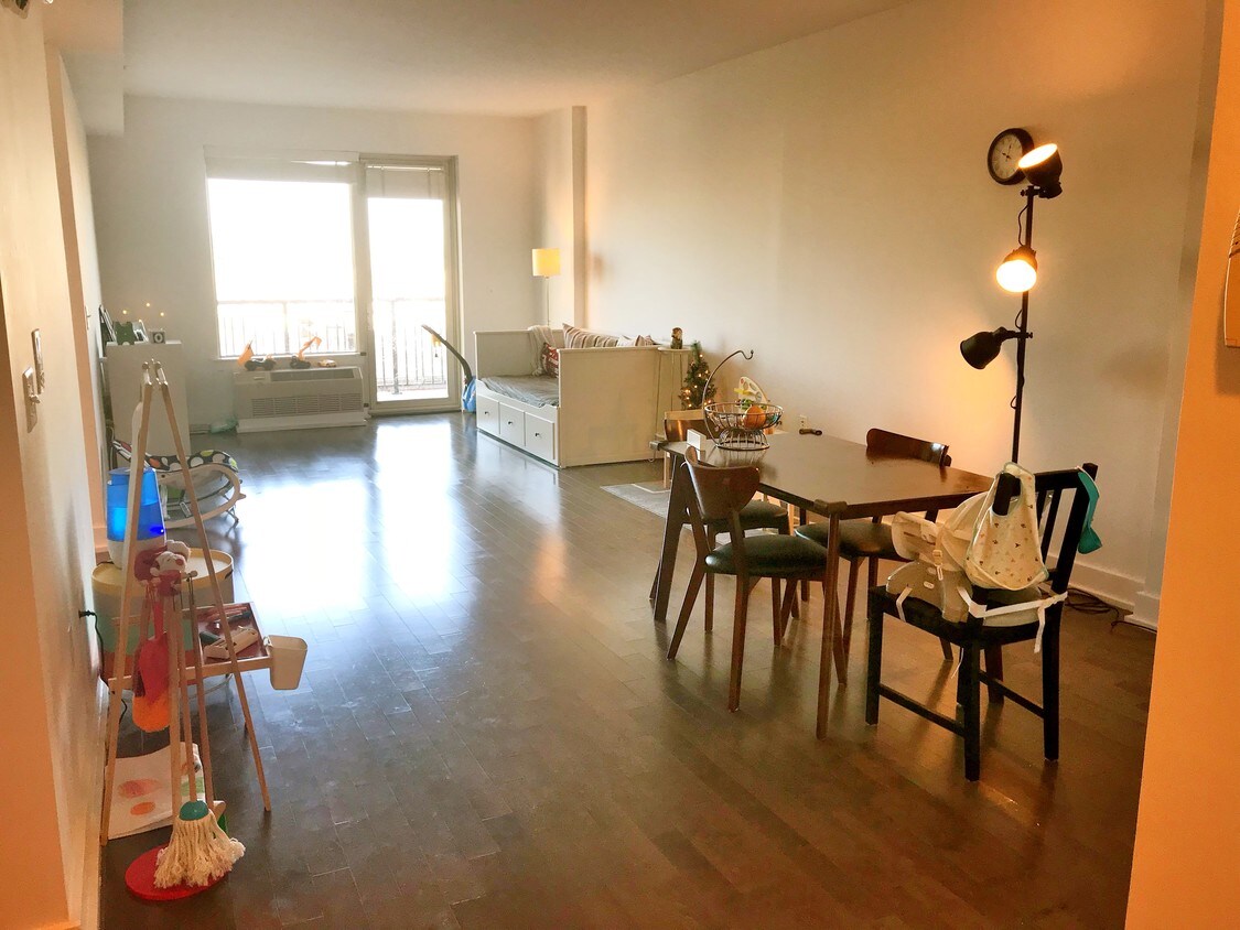 Living/dining - 3312 Hudson Ave