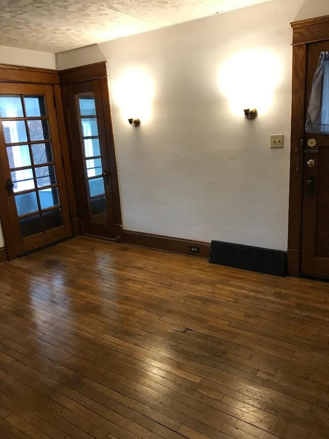 Living Room - 1136 Cook Ave