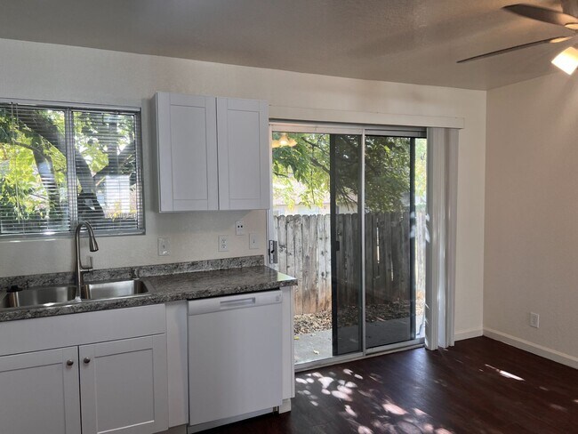 Foto del edificio - 1616 Willis St