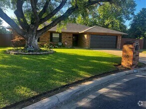 Building Photo - 1023 Summerplace Ln