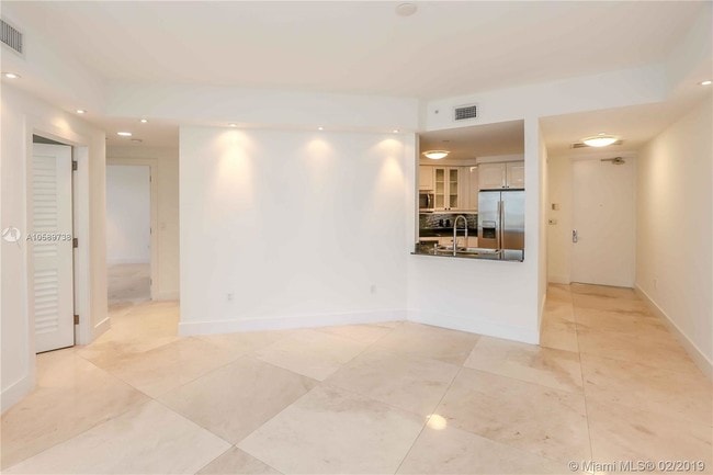 Building Photo - 705 Crandon Blvd