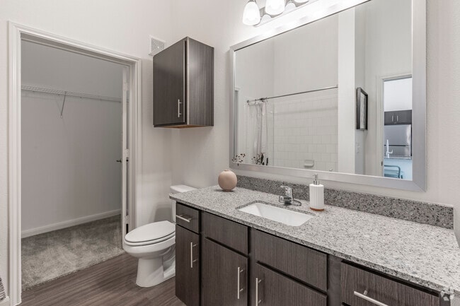 1BR, 1BA - 659 SF - MedWest Apartments