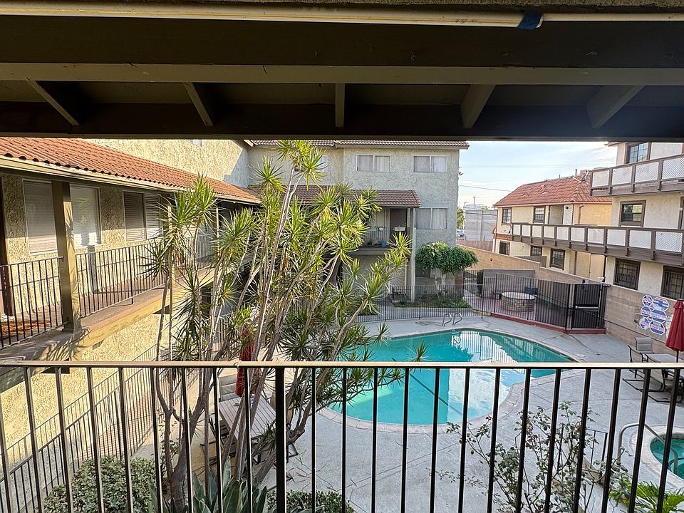 Foto principal - 8208 California St