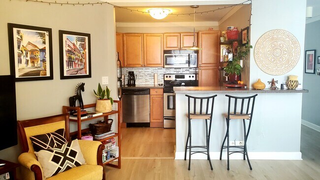 Foto del edificio - 2626 N Lakeview Ave