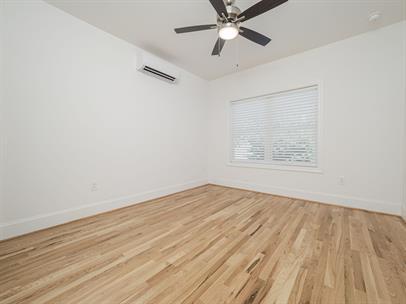 Building Photo - 3801 Lexington Dr