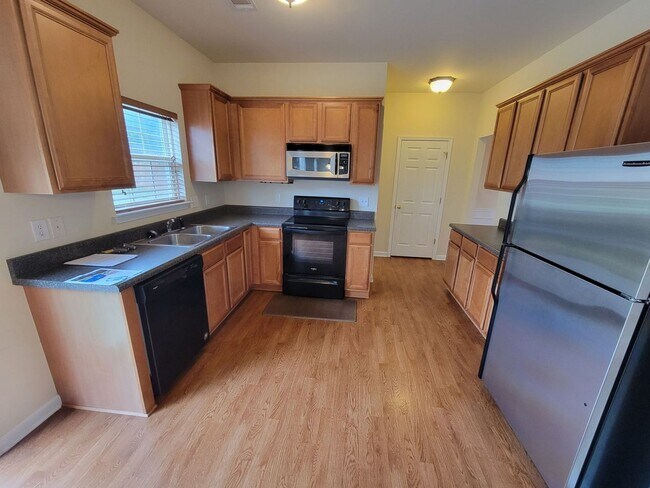 Foto del edificio - 4 bed, 2.5 Bath Home Available in Chartwel...