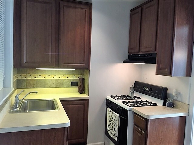 Foto del edificio - 5801 N Rockwell St