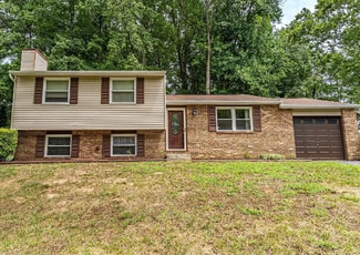 Building Photo - 2126 Briarwood Dr