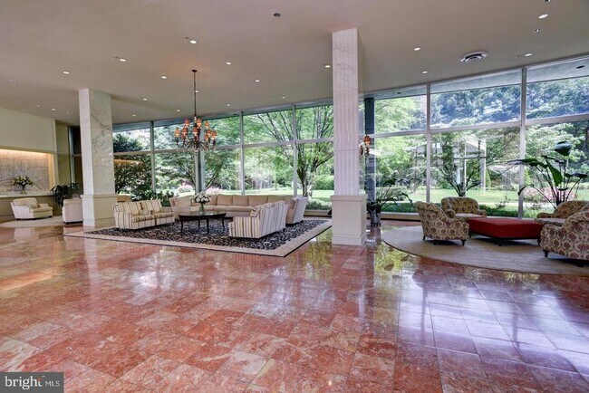 Foto del edificio - 4201 Cathedral Ave NW
