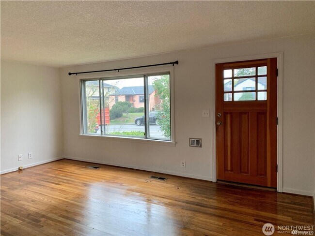 Foto del edificio - 2bd/1ba Seattle Home