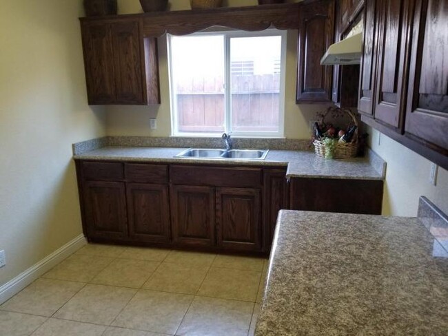 Foto del edificio - 1 bedroom in Manteca CA 95336