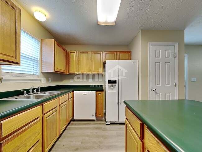 Building Photo - 11 Glenpark Ct