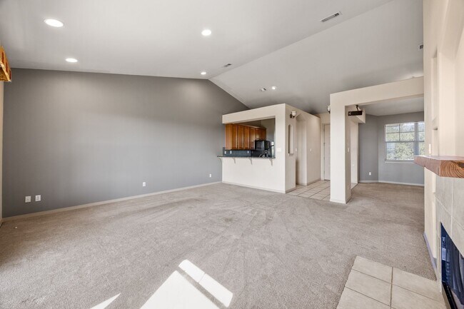 Building Photo - Stunning Hill Country Condo with Lake Views!