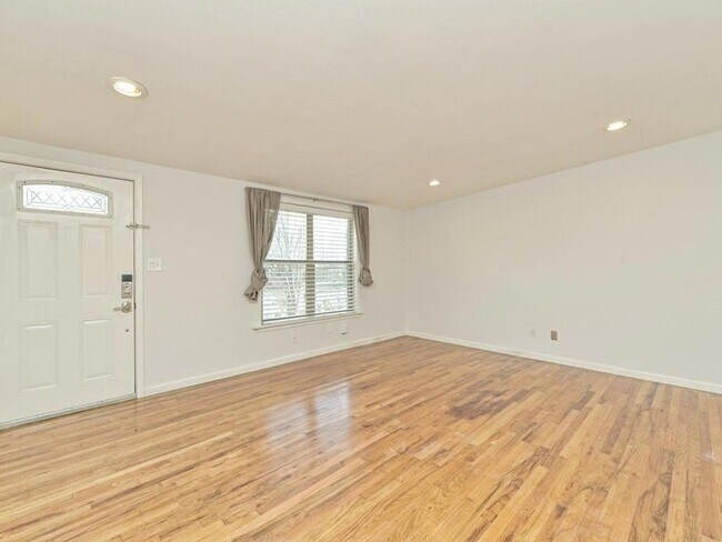 Foto del edificio - 4408 Mt Vernon Dr