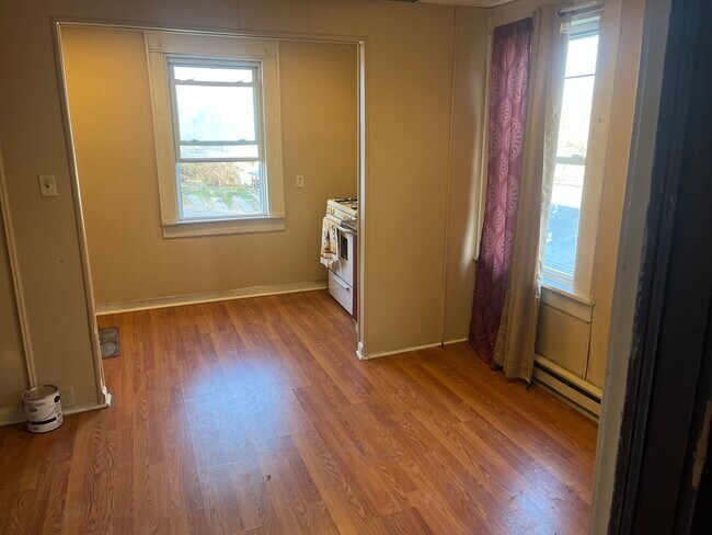 Building Photo - 469 Brockway Ave