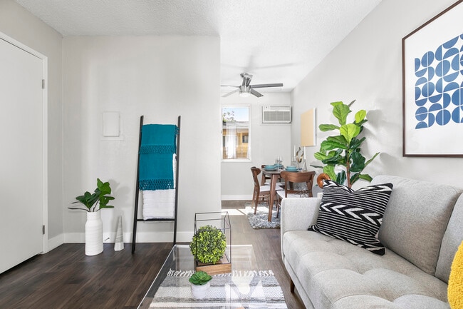 Building Photo - Casitas Apartments