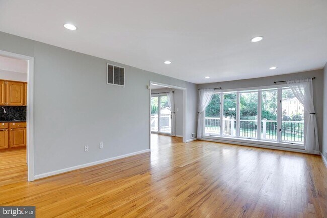 Foto del edificio - 1208 Forestwood Dr