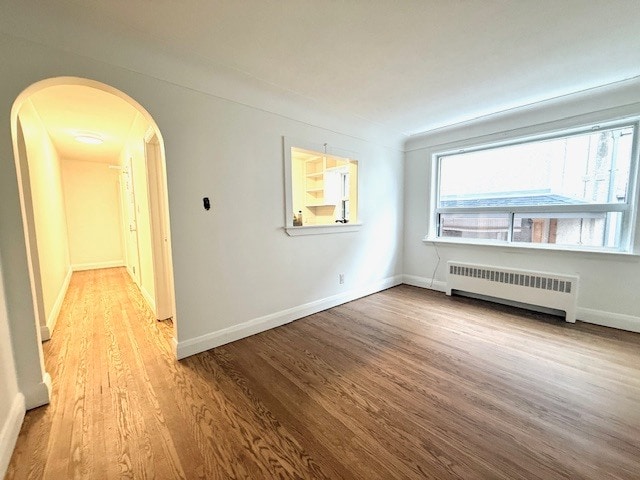 Photo du bâtiment - Spacious 2 Bedroom + Den Apartment for Rent – Unit 5 | Available Now * Wortley Village