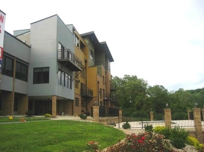Building Photo - 1803 Ramada Blvd