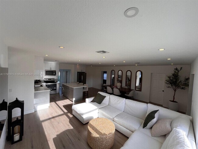Foto del edificio - 18361 NE 20th Pl