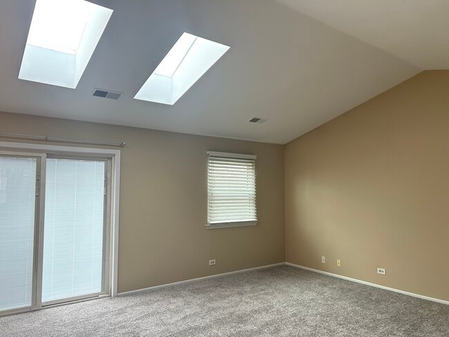 Building Photo - 122 Stirling Ln