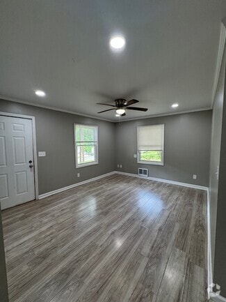 Building Photo - 121 Terrace Dr