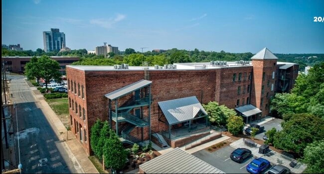 Building Photo - 836 Oak St