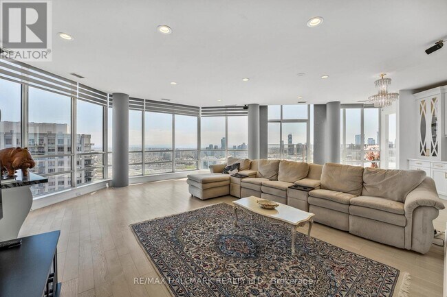 Building Photo - 704-45-3645 Kingsbridge Garden Cir
