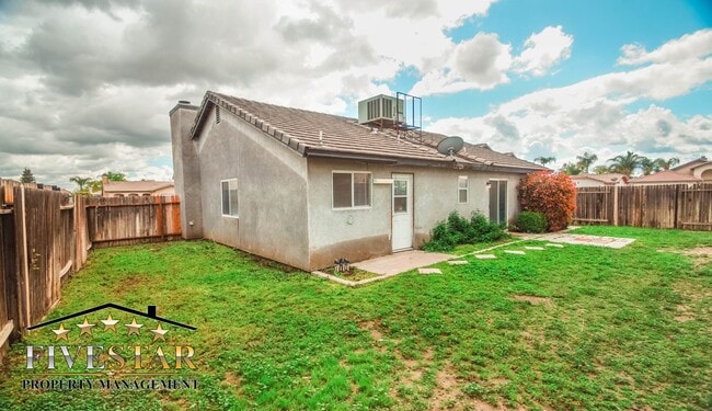 Building Photo - 5311 Sunbird Ct