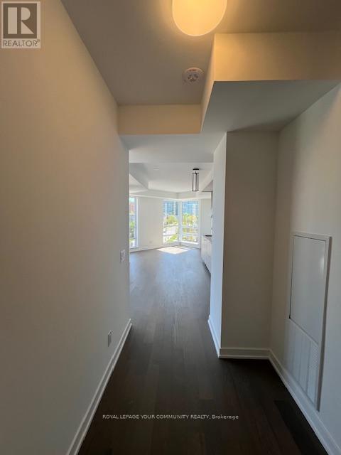 Photo du bâtiment - 8888-8888 Yonge St