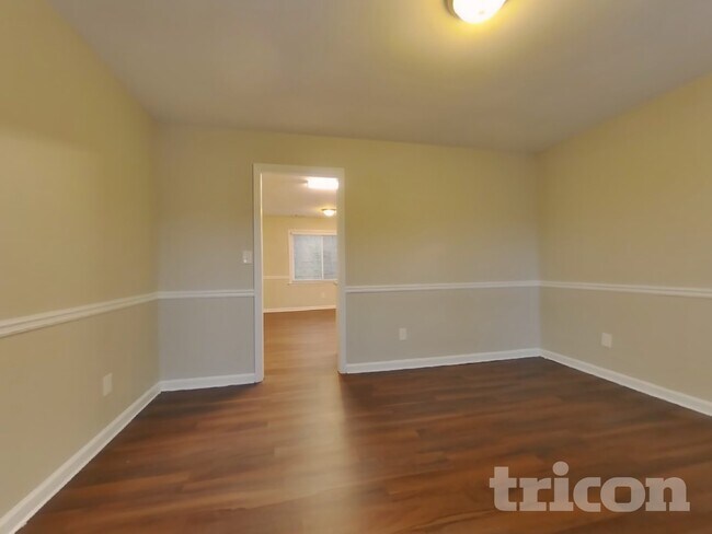 Building Photo - 162 Springwater Trce