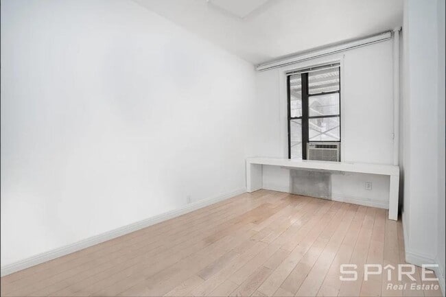 Building Photo - 2 bedroom in NEW YORK NY 10128