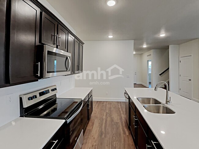 Foto del edificio - 2673 3340 South St