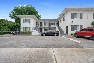 Building Photo - 520 NE 82nd Terrace