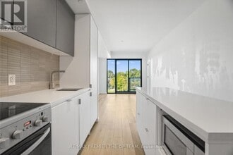 Building Photo - 7 Smith Crescent